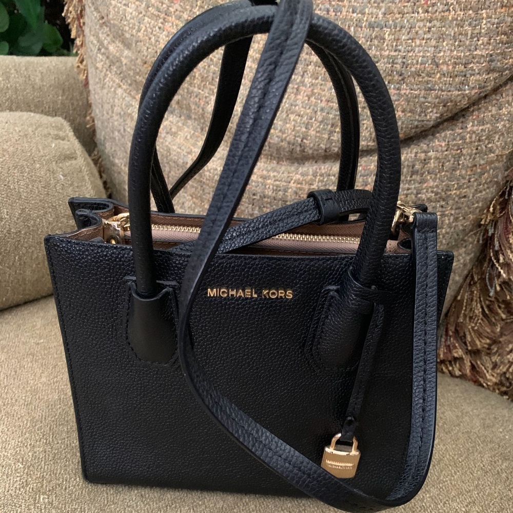Michael Kors bag - Picture 1 of 5
